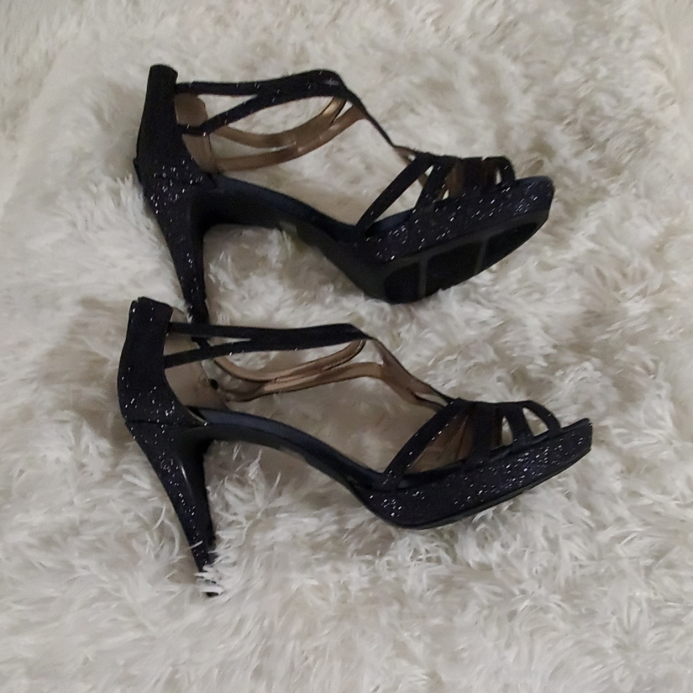 Heels - Picture 2 of 5